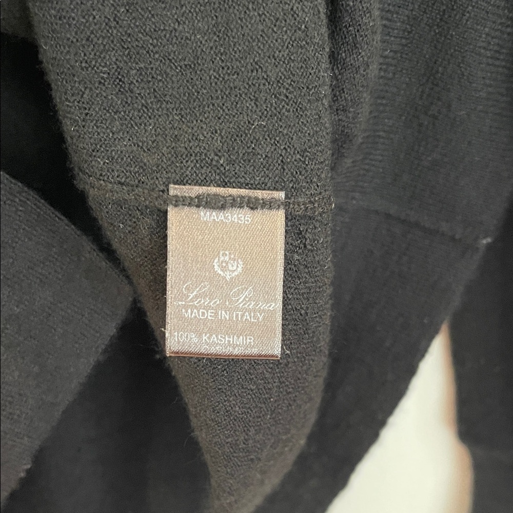 LORO PIANA 100% Cashmere Long V-neck Cardigan Black size 48 fits Medium to Large - Picture 7 of 8